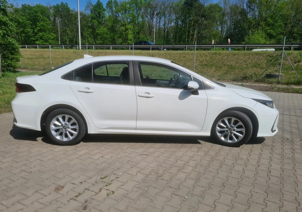 Toyota Corolla cena 69900 przebieg: 77300, rok produkcji 2020 z Warszawa małe 67